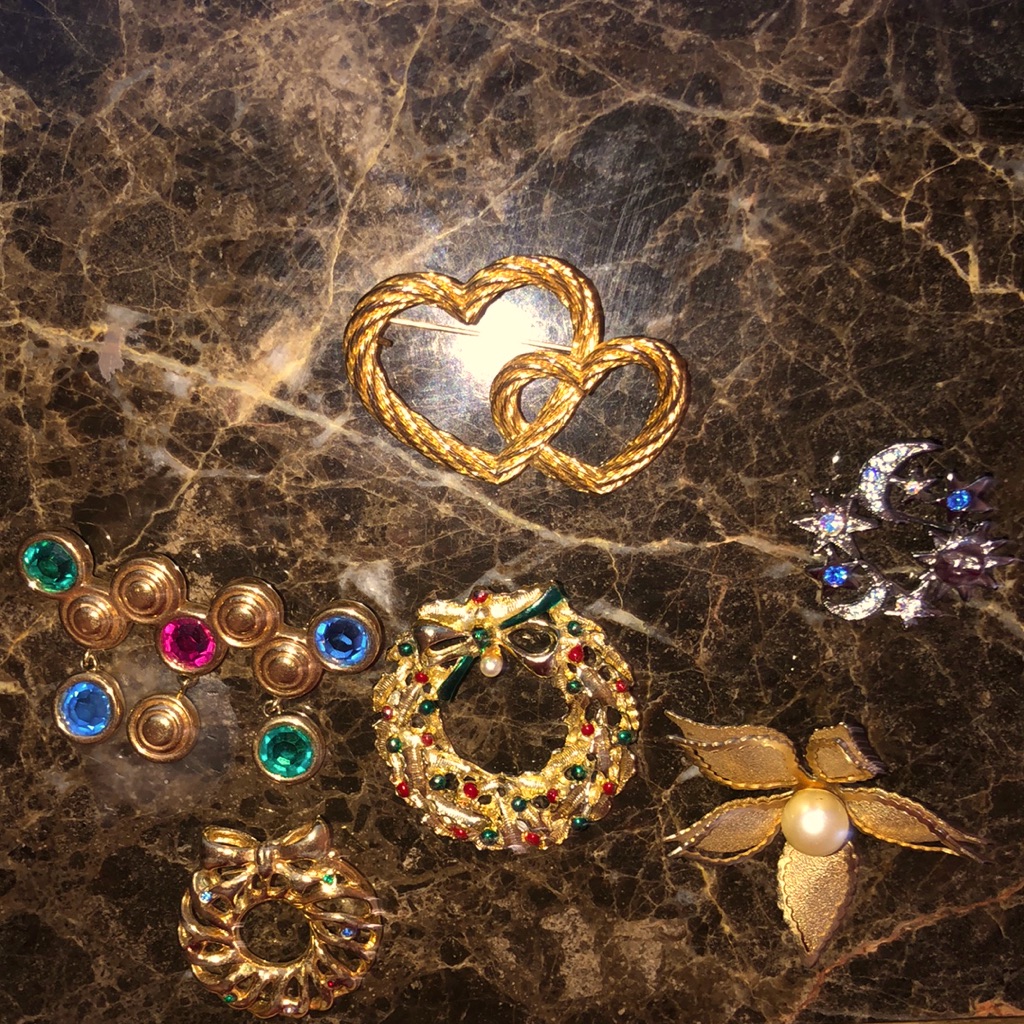 6 Beautiful Vintage Pins